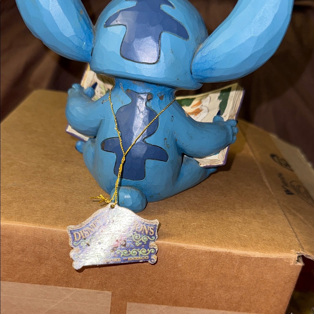 Disney Traditions Jim Shore Stitch “Finding a Family” Figurine #4048658 - Picture 4 of 6